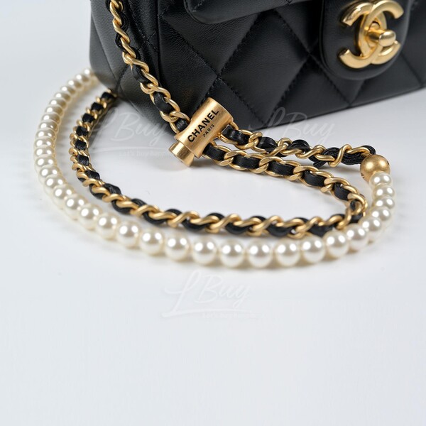 CHANEL-Chanel Pearl Chain Adjustable Buckle Flap Bag
