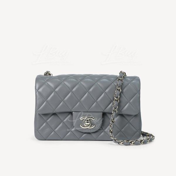 Chanel classic deals flap 20cm