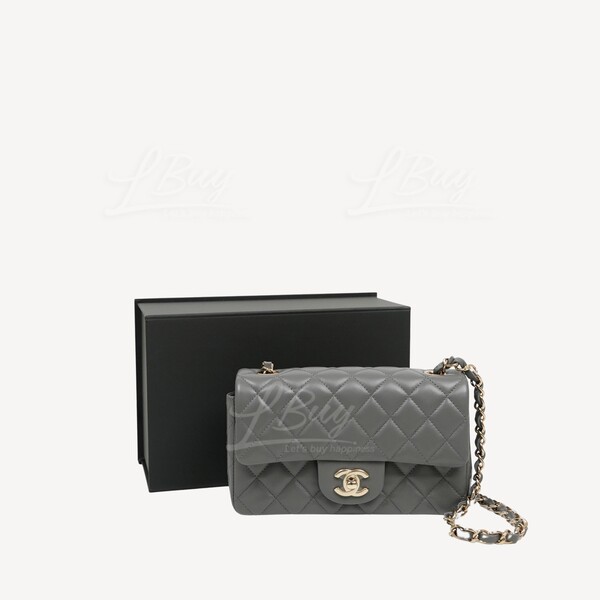 Chanel hot sale classic 20cm